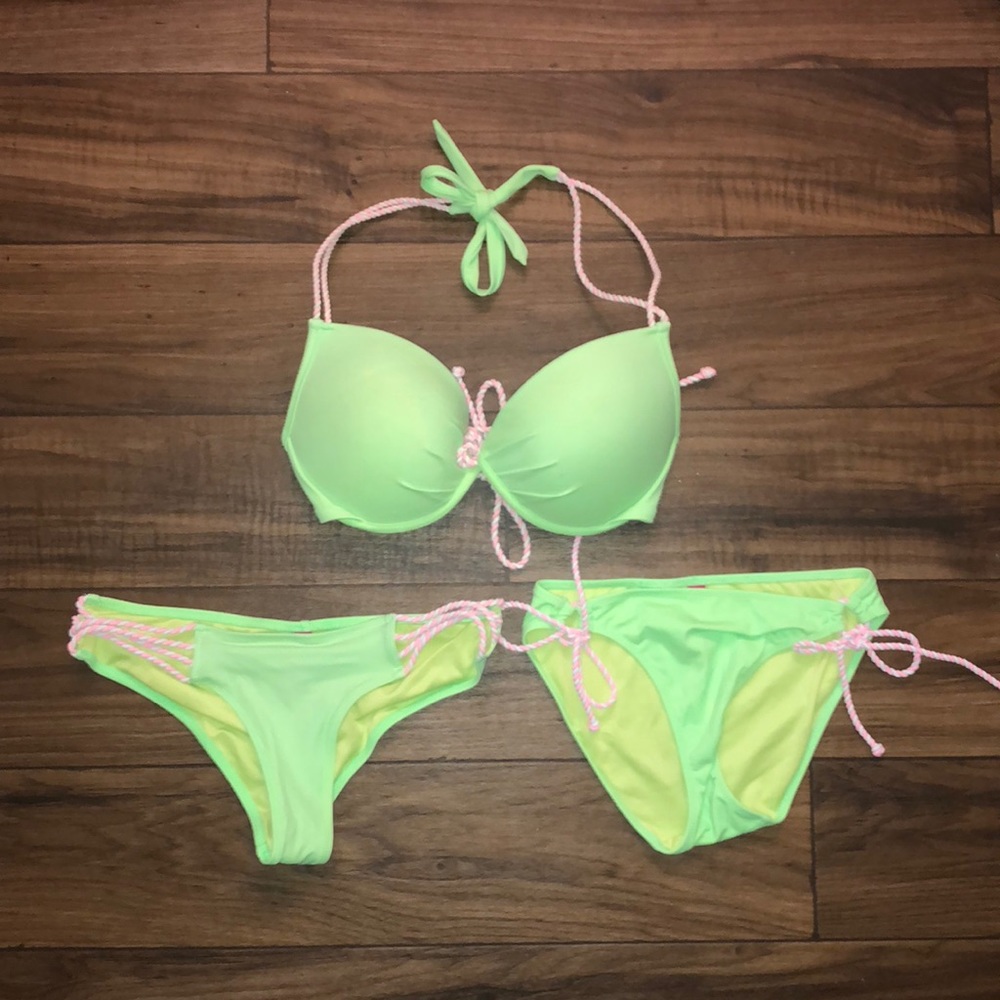 Victoria’s Secret bikini bundle